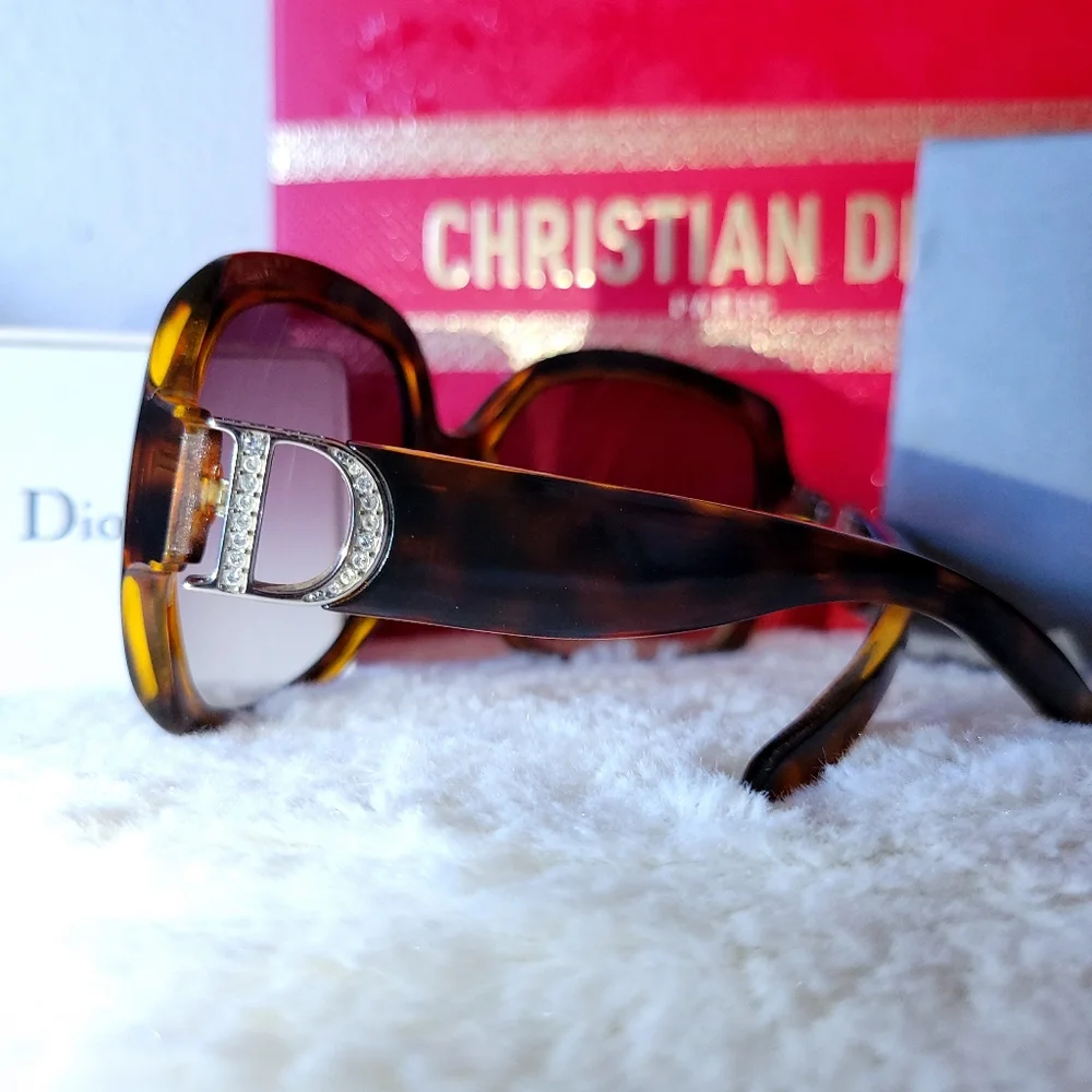 Christian DIOR Vintage Sunglass With a Case And DIOR Box - Picture 2 of 8